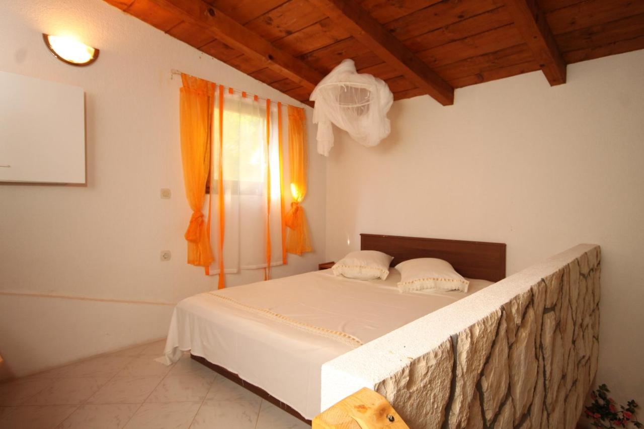Apartments With A Parking Space Rukavac, Vis - 2444 Exterior foto