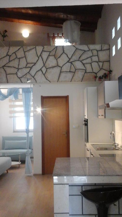 Apartments With A Parking Space Rukavac, Vis - 2444 Exterior foto